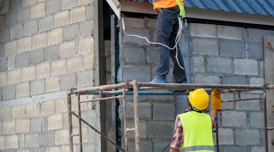 Expert Emergency Roof Repairs services in Halliday, ND